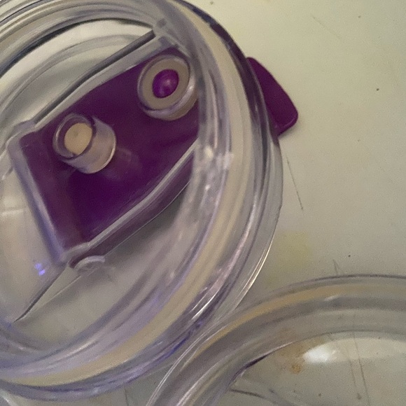 Set of three stylist cups With lidsG7 - Picture 6 of 6